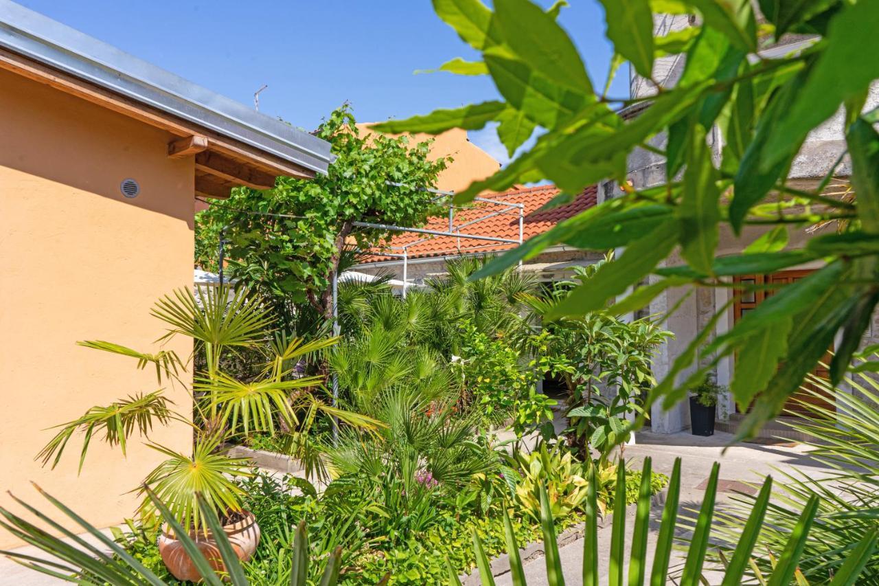Eleonora Apartments Zadar Bagian luar foto
